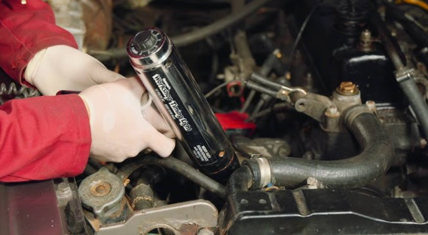 Setting ignition timing with a strobe light on the crank pulley