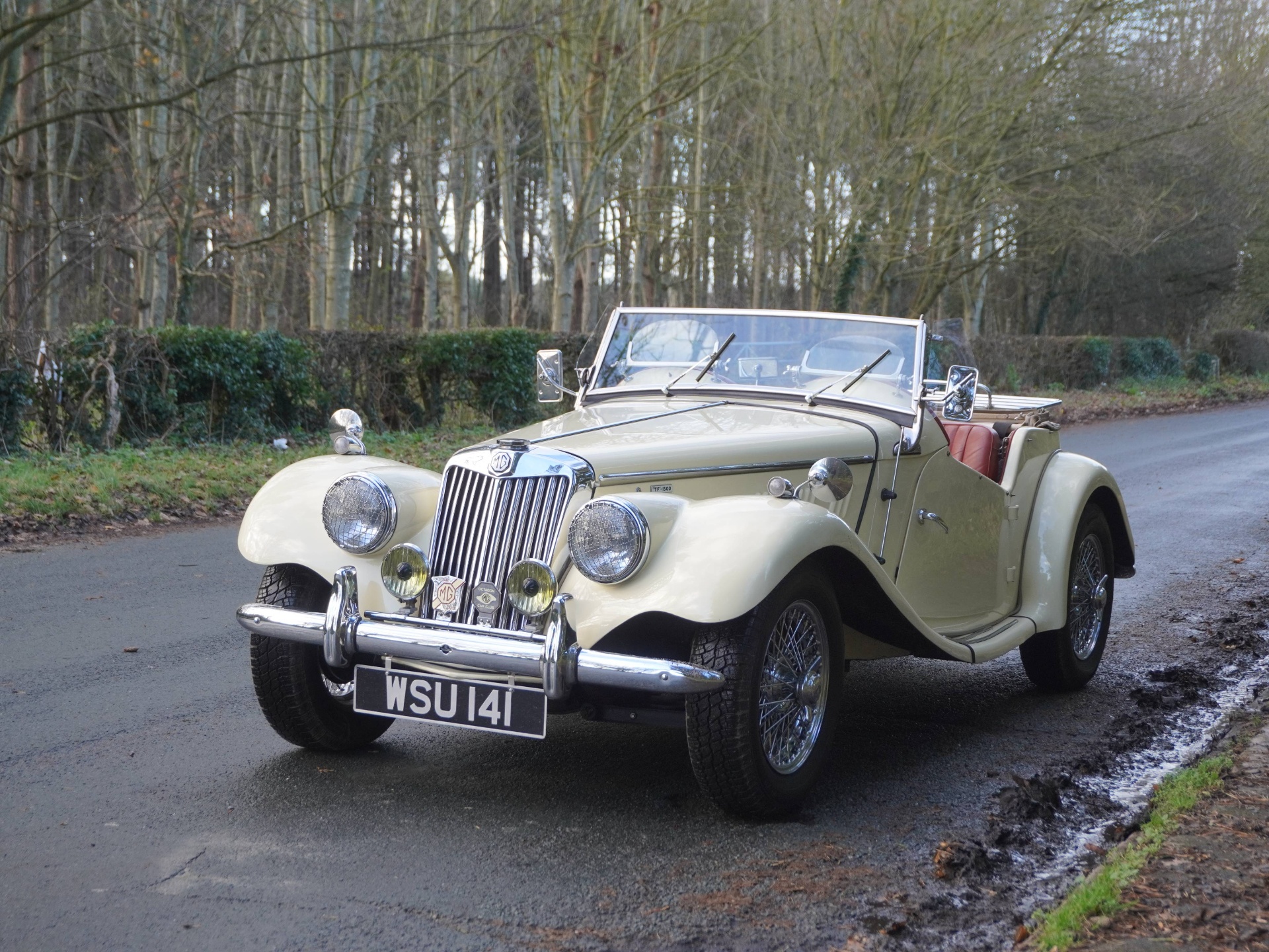 MG TF 1500, front view on a country lane